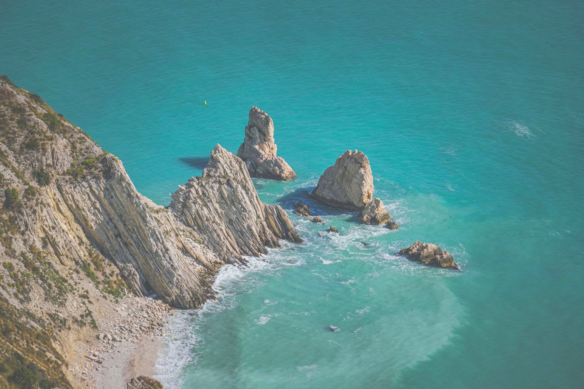 Das Meer der Riviera del Conero in Numana