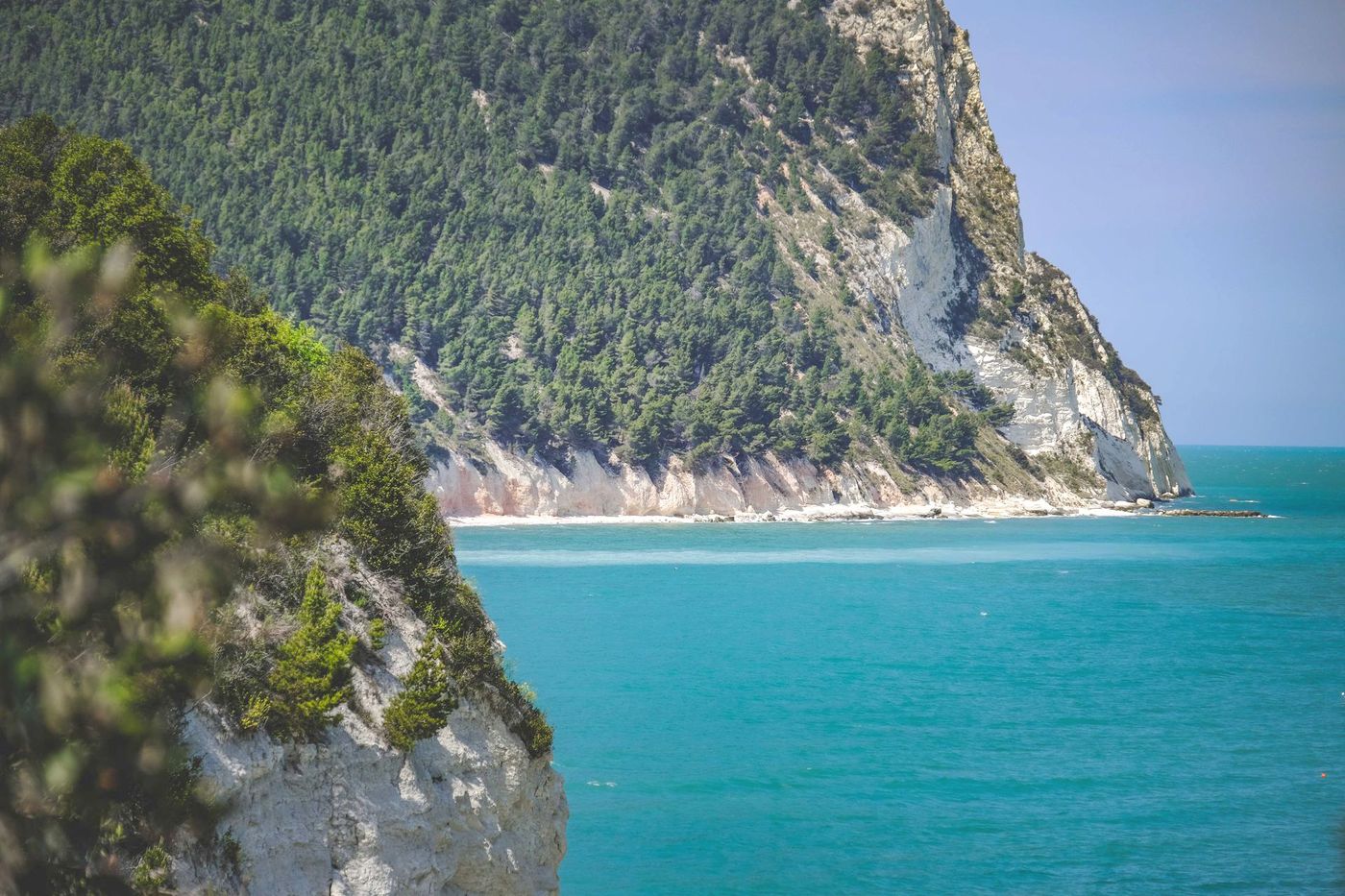 Der Monte Conero, steil über dem Meer